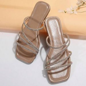 Women’s fashionable and versatile sandals
